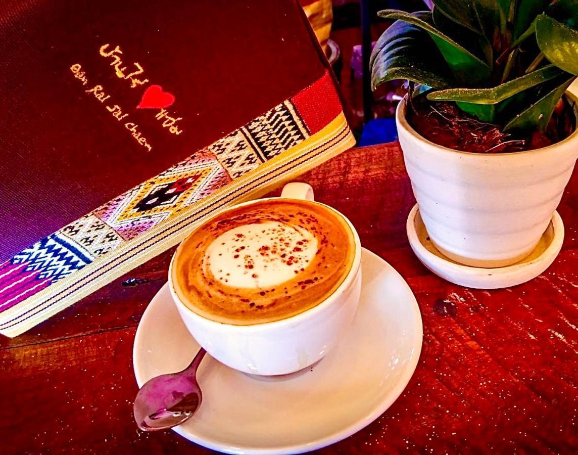 Ban Rai Jai Chaem - Spa Cafe & Homestay エクステリア 写真
